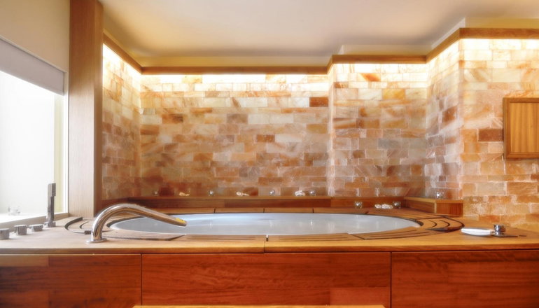 5* HYDRAMA GRAND HOTEL