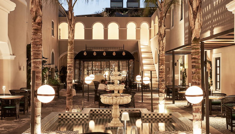 5* Katikies Garden Santorini - The Leading Hotels Of The World
