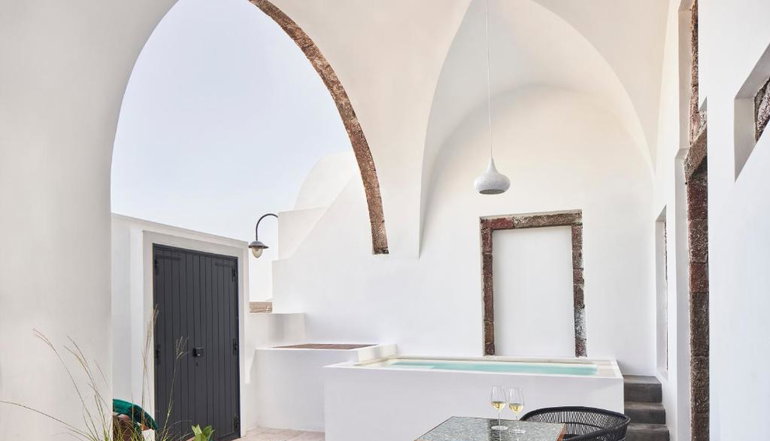 5* Katikies Garden Santorini - The Leading Hotels Of The World