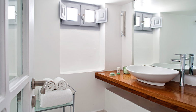 5* Katikies Santorini - The Leading Hotels of the World