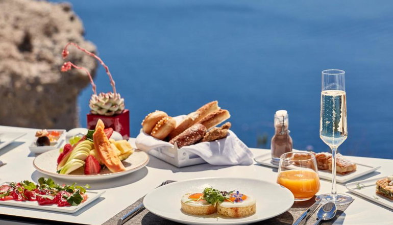 5* Katikies Santorini - The Leading Hotels of the World