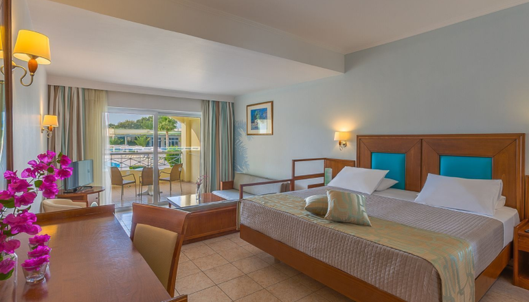 5* Kipriotis Maris Suites