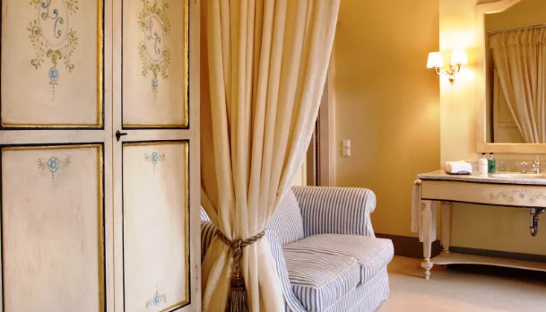 5* Le Convivial Luxury Suites & Spa