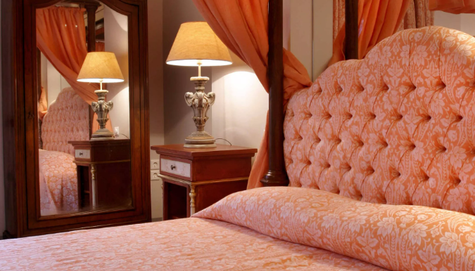 5* Le Convivial Luxury Suites & Spa