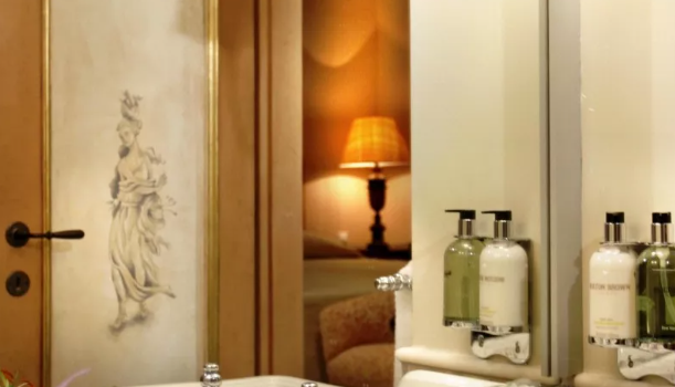 5* Le Convivial Luxury Suites & Spa