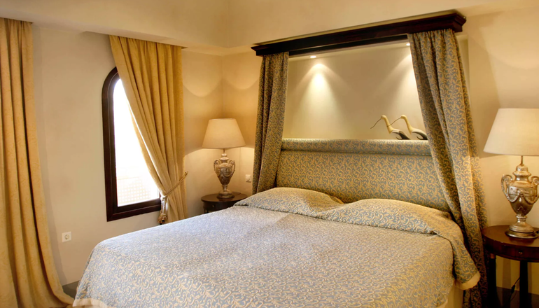 5* Le Convivial Luxury Suites & Spa