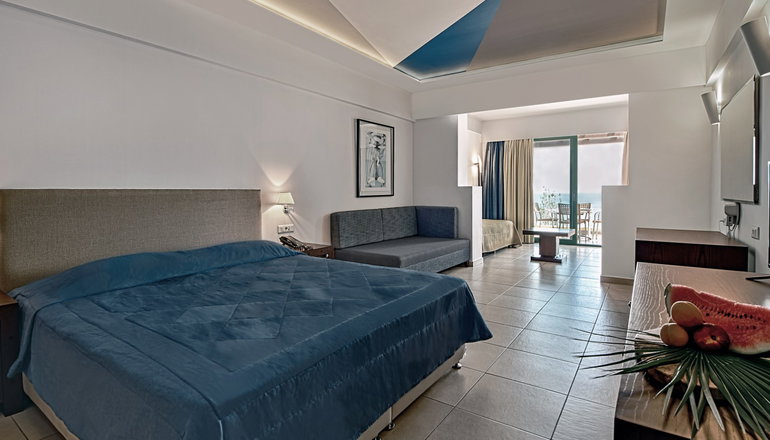5* Louis Apostolata Island Resort
