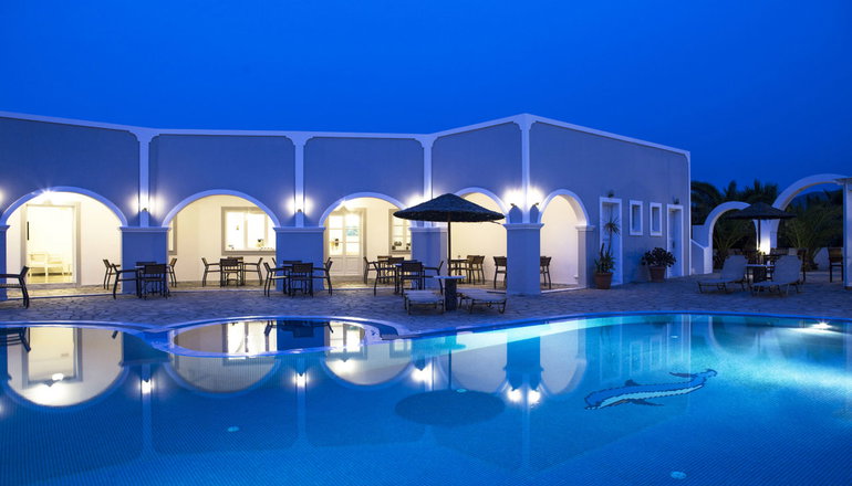 5* Maistros Village Hotel - Καρτεράδος, Σαντορίνη