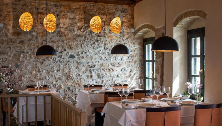 5* Moni Emvasis Luxury Suites