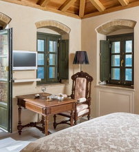 5* Moni Emvasis Luxury Suites