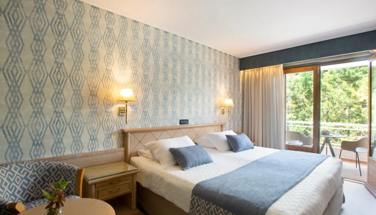 5* Negroponte Resort