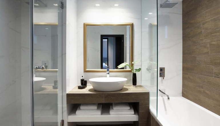 5* Pelagos Suites Hotel
