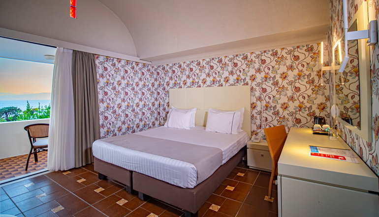 5* Ramada Loutraki Poseidon Resort - Λουτράκι