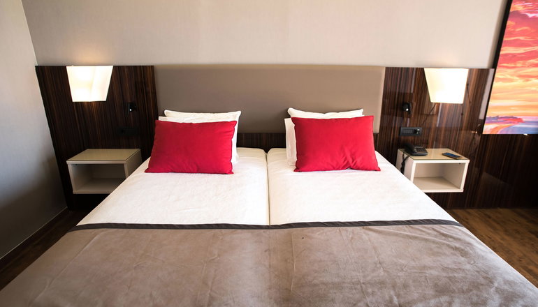 5* Ramada Plaza by Wyndham Thraki