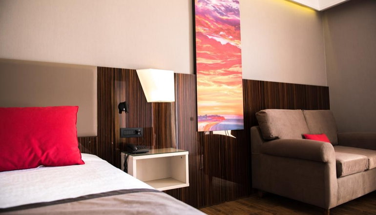 5* Ramada Plaza by Wyndham Thraki