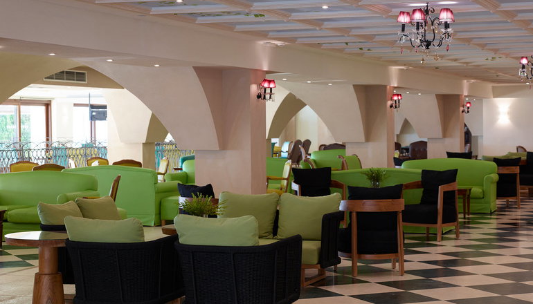 5* Roda Beach Resort & Spa
