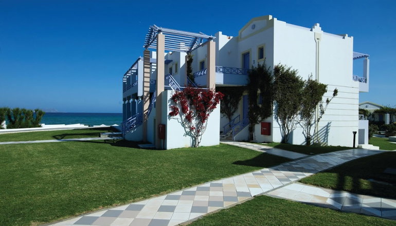5* Serita Beach Hotel
