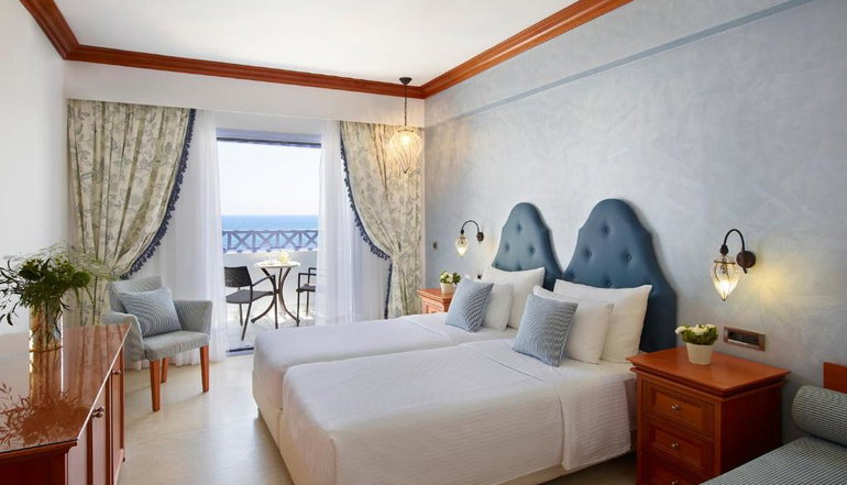 5* Serita Beach Hotel