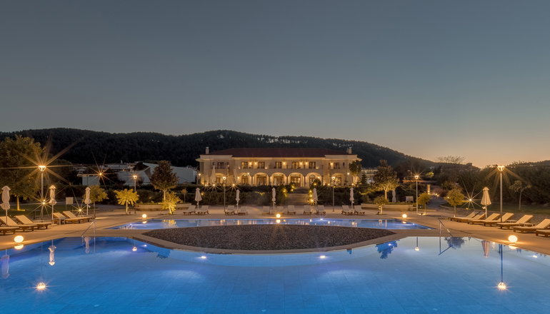 5* The Lake Hotel