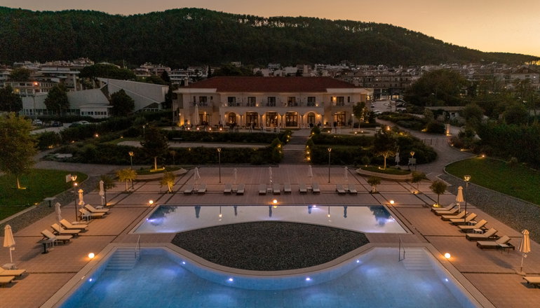 5* The Lake Hotel