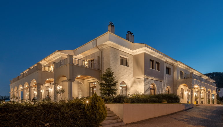 5* The Lake Hotel