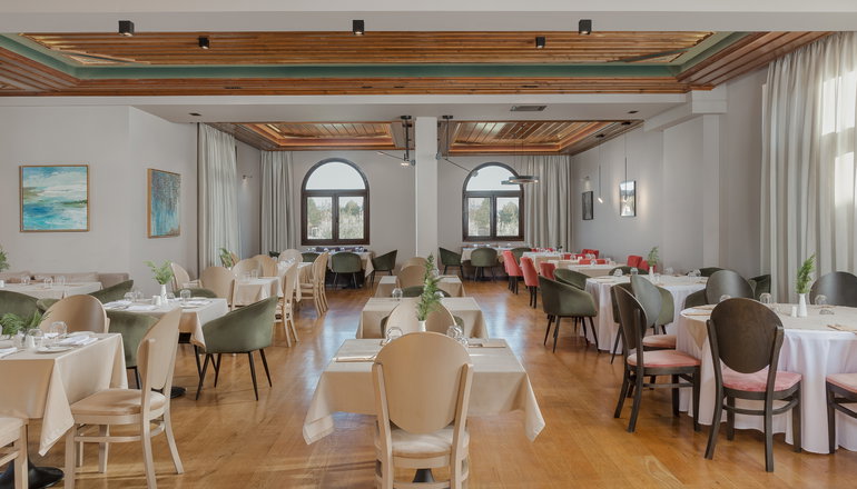 5* The Lake Hotel