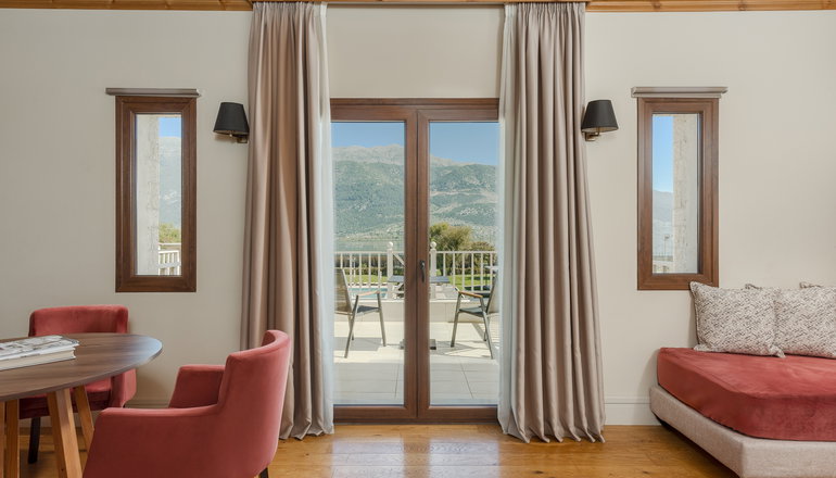 5* The Lake Hotel