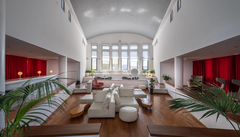 5*  The Majestic Hotel
