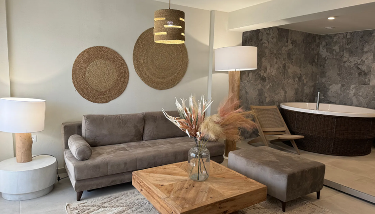 5* The Noverian Bios Santorini Vegan Vegetarian Boutique Hotel - Φηρά, Σαντορίνη