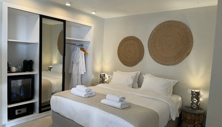 5* The Noverian Bios Santorini Vegan Vegetarian Boutique Hotel - Φηρά, Σαντορίνη