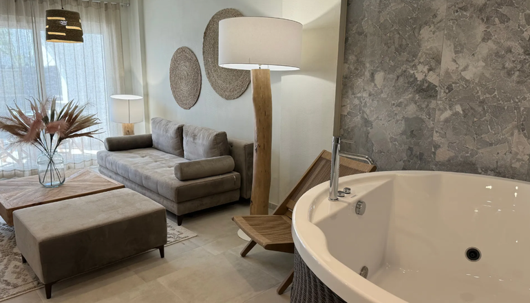 5* The Noverian Bios Santorini Vegan Vegetarian Boutique Hotel - Φηρά, Σαντορίνη