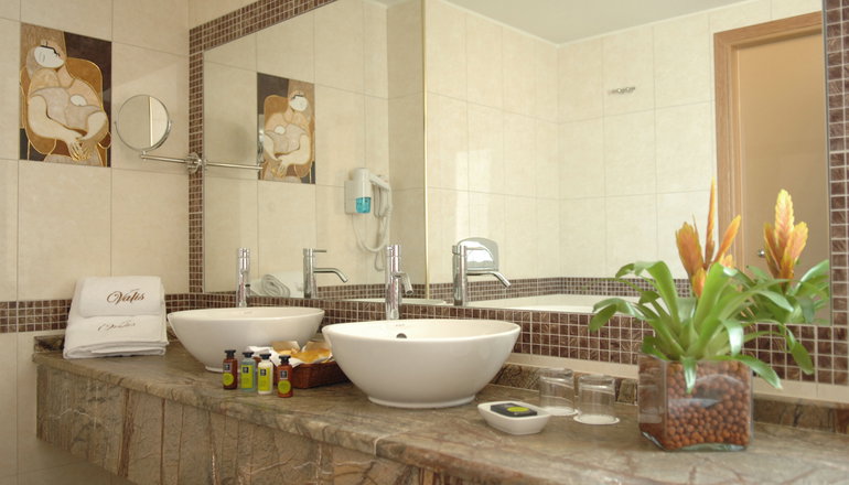 5* Valis Resort Hotel