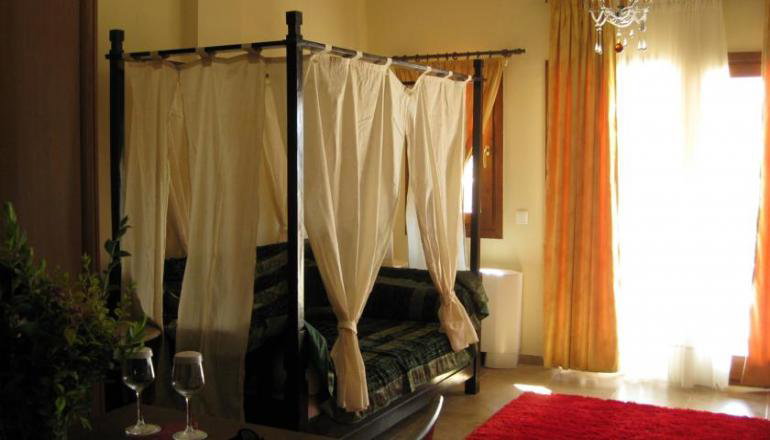 AKRITAS EY ZHN Villas & Suites