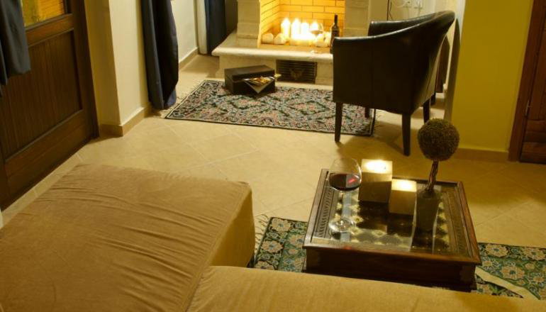AKRITAS EY ZHN Villas & Suites