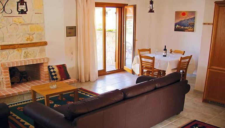 AKRITAS EY ZHN Villas & Suites