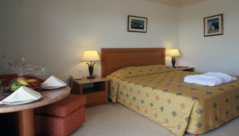 4* AKS Hinitsa Bay