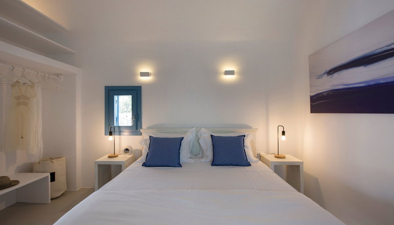 5* Akrotiri Cove
