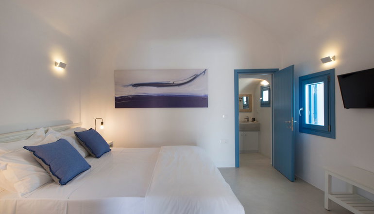 5* Akrotiri Cove