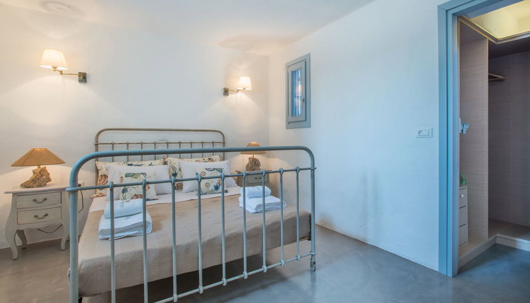 Aelia Paros Villas