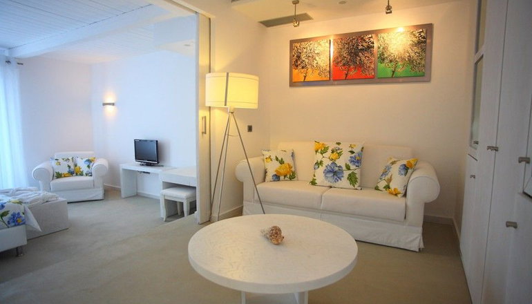 4* Koufonisia Hotel & Resort