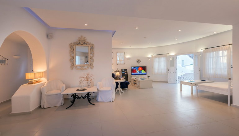 4* Aspalathras White Hotel Folegandros