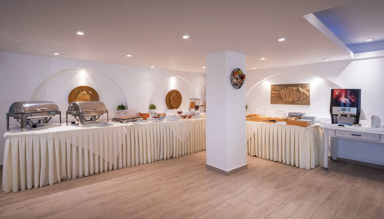 4* Aspalathras White Hotel Folegandros