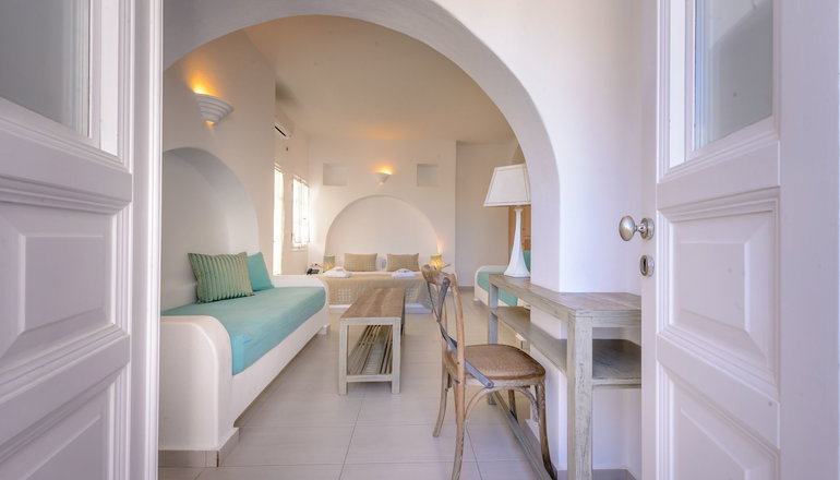 4* Aspalathras White Hotel Folegandros