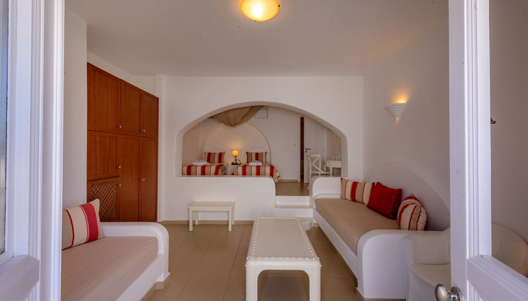 4* Aspalathras White Hotel Folegandros