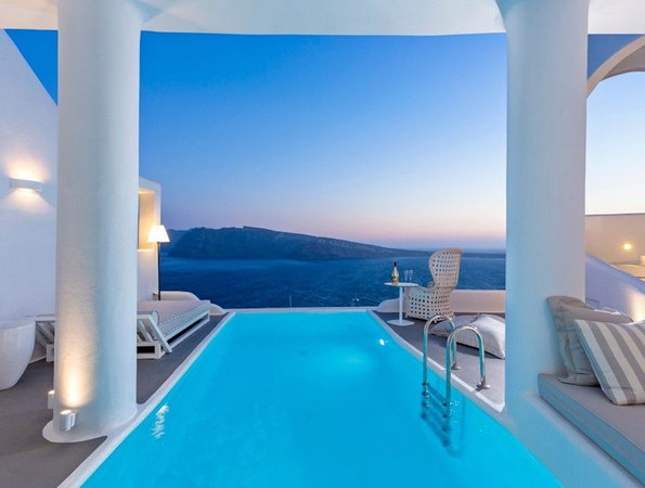 Charisma Suites Santorini