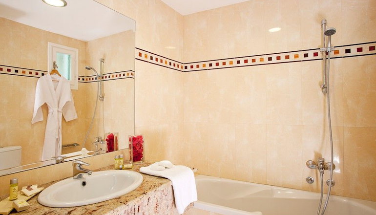 4* Dionysos Sea Side Resort
