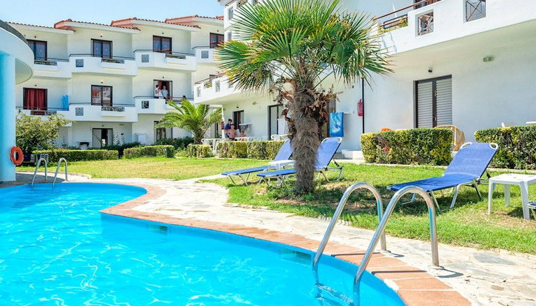 Dolphin Beach Hotel
