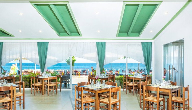 Dolphin Beach Hotel