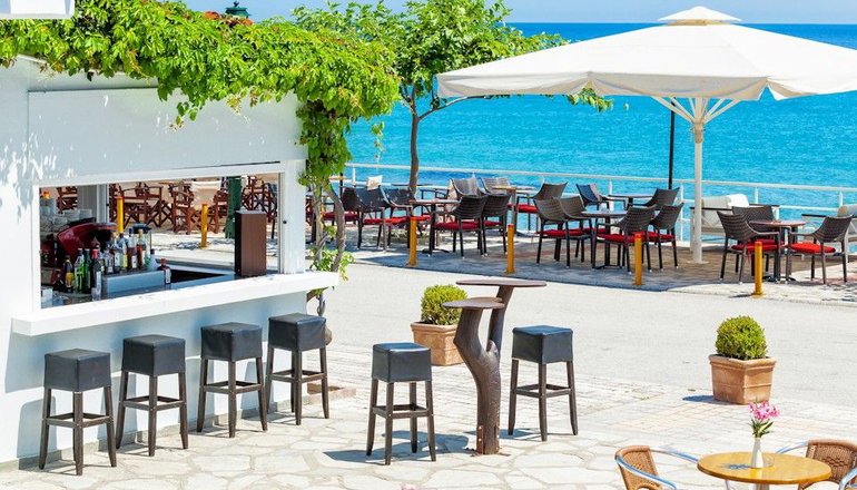 Dolphin Beach Hotel