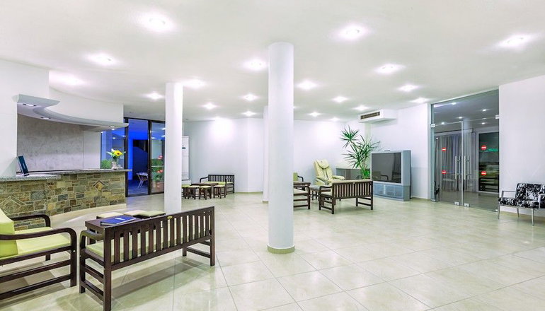Dolphin Beach Hotel